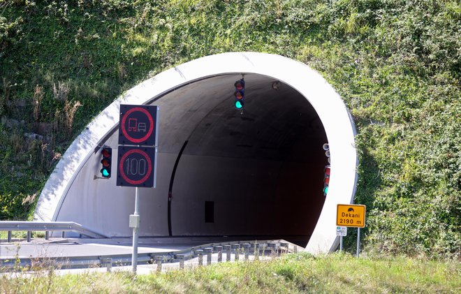 Nesreča se je zgodila v smeri proti Ljubljani. FOTO: Voranc Vogel/Delo