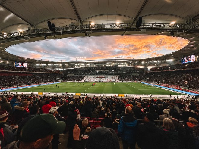 Stuttgart, nogometni stadion VFB Stuttgart. FOTO: Dzt Decouvrirensemble