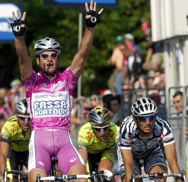 Kar devet etapnih zmag je Petacchi dosegel na Giru 2004. FOTO: Getty Images 