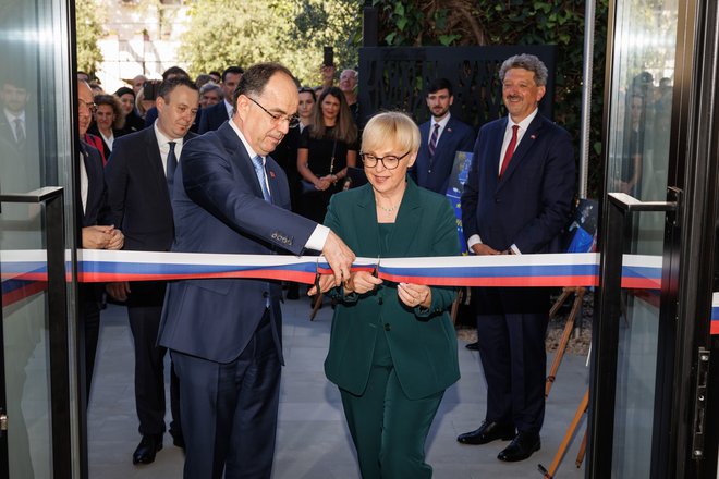 Nataša Pirc Musar je v Tirani odprla nove prostore slovenskega veleposlaništva. FOTO: Nebojsa Tejic/STA