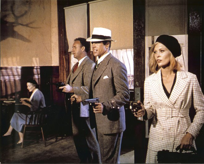 Gene Hackman, Warren Beatty in Faye Dunaway med snemanjem filma Bonnie and Clyde režiserja Arthurja Penna iz leta 1967. FOTO: Reuters