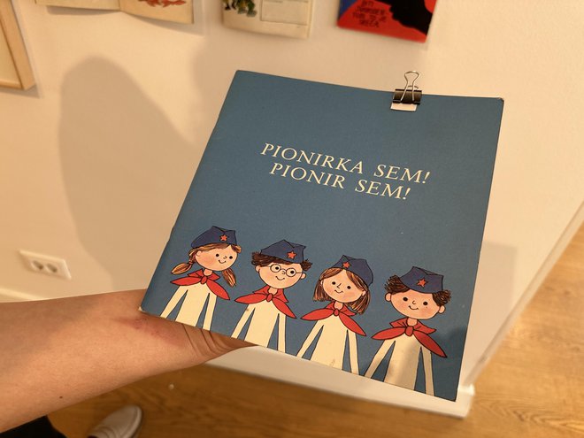 Ena najbolj prepoznavnih knjižic za otroke socializma z ilustracijami Marjance Jemec Božič FOTO: Simona Bandur