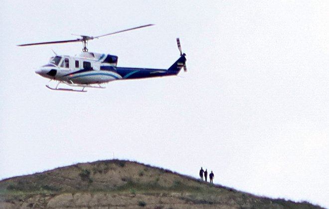V tem helikopterju se je med vrnitvijo z obiska v Azerbajdžanu ubil iranski predsednik Ebrahim Raisi. FOTO: Ali Hamed Via Reuters