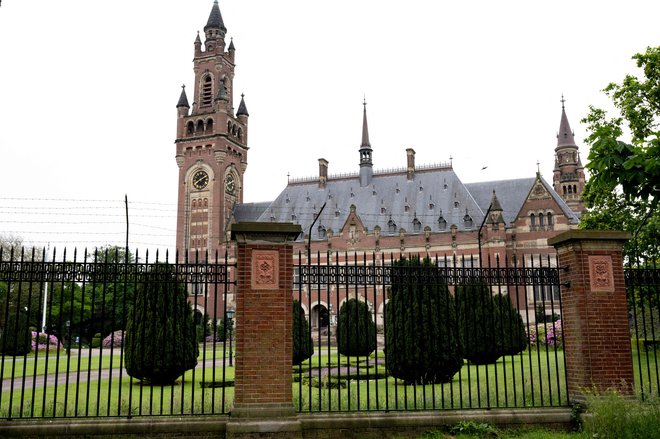 Palača miru v Haagu, sedež ICJ. FOTO: Nick Gammon/AFP