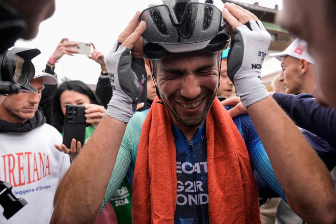 Andrea Vendrame je na včerajšnji etapi šel čez rob svojih moči. FOTO: Marco Alpozzi Afp