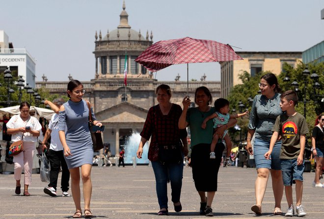 V Mehiki so od marca zabeležili najmanj 48 smrti v povezavi z vročino. FOTO: Ulises Ruiz/Afp