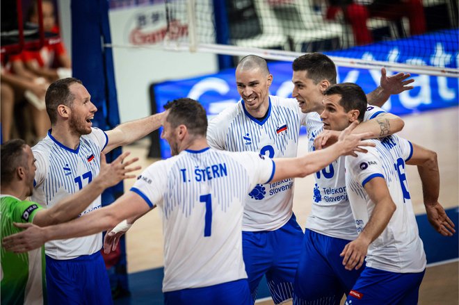 Veselje Slovencev, ki blestijo na turnirju lige narodov v Turčiji. FOTO: Volleyballworld