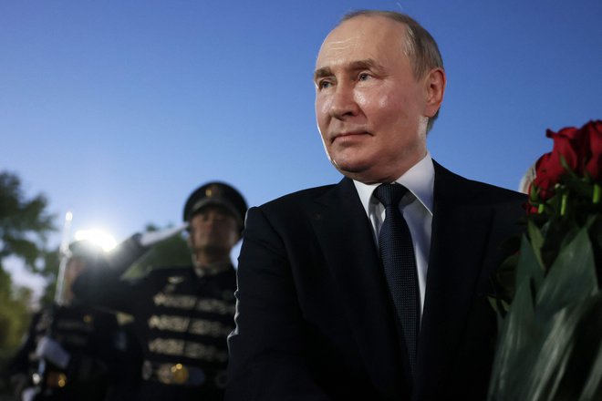 Iz Evrope se v zameno za plin še vedno stekajo milijarde za Putinov vojaški stroj. FOTO: Mikhail Metzel/AFP