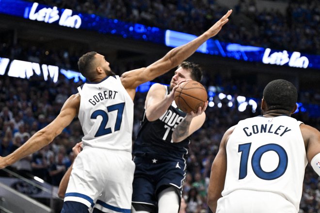 Po še eni odlični predstavi Luke Dončića so košarkarji Dallasa le še zmago oddaljeni od napredovanja v veliki finale lige NBA. FOTO: Jerome Miron/Usa Today Sports Via Reuters Con