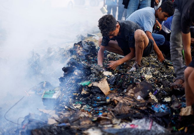 Izraelska vojska je seznanjena s civilnimi žrtvami in menda zadevo preiskuje. FOTO: Mohammed Salem/Reuters