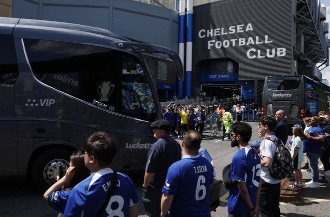 Navijači Chelseaja si vse težje privoščijo ogled tekme na Stamford Bridgeu. FOTO: John Sibley