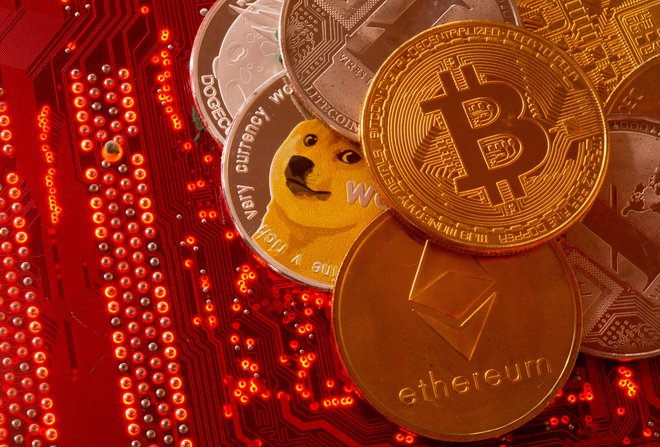 Bitcoin ohranja vodilno vlogo med kriptovalutami, a še zdaleč ni sam.

Foto Dado Ruvić/Reuters
