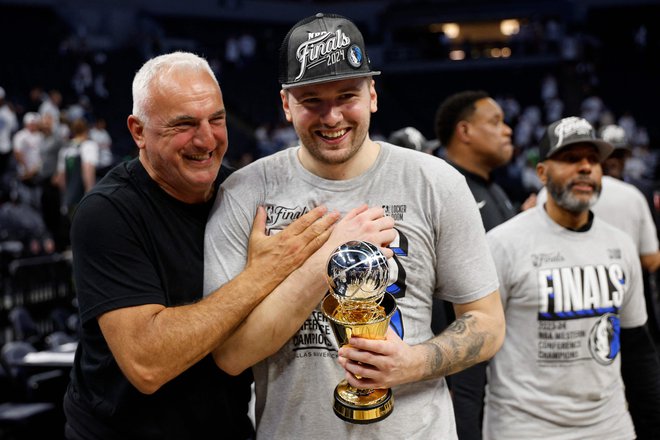 Petindvajsetletni Dončić je v 36 minutah in 35 sekundah na parketu dosegel 36 točk in dodal še deset skokov, pet podaj ter dve ukradeni žogi. FOTO: David Berding/AFP