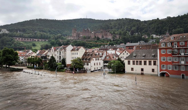 V Heidelbergu je poplavil Neckar. FOTO: Daniel Roland/AFP
