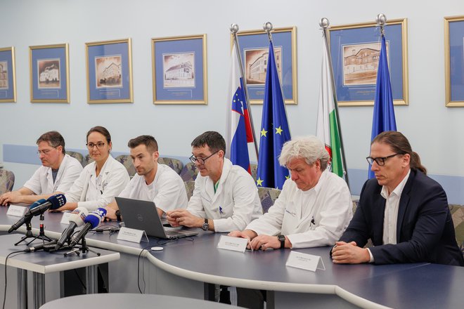 V UKC Ljubljana so poudarili uspeh sodelovanja v študiji, ki je bila objavljena v reviji z visokim faktorjem vpliva, praktično najvišjim na področju medicine in bioznanosti. Foto Črt Piksi