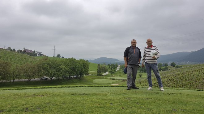 Vsa slovenska igrišča so izjemno slikovita, Zlati grič v Slovenskih Konjicah je v objemu vinogradov. Foto Osebni arhiv