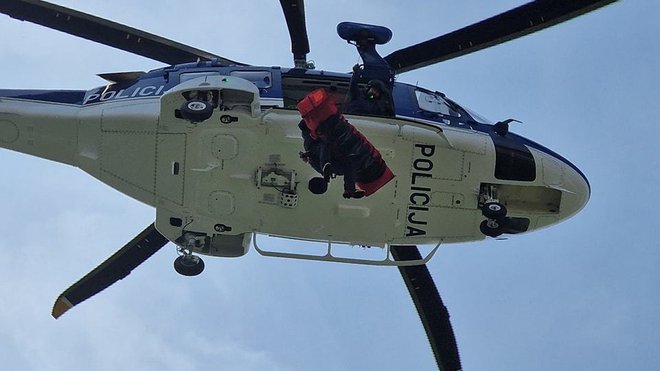 Država bo kupila dva helikopterja za nujno medicinsko pomoč. FOTO: Letalska policijska enota