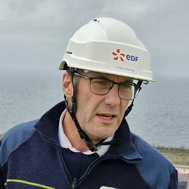 Direktor jedrske elektrarne Flamanville 3 Alain Morvan iz EDF je povedal, da so se veliko naučili in zdaj lahko vsak projekt zgradijo hitreje in ceneje. FOTO: Borut Tavčar