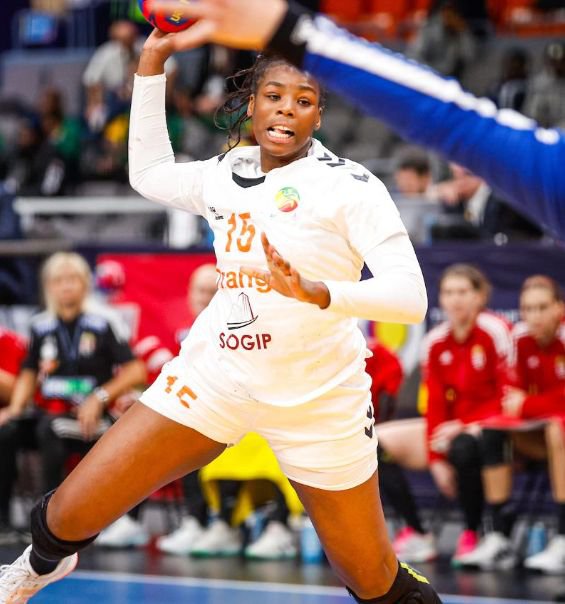 Hawa N’Diaye prihaja v Ljubljano. FOTO: RK Krim Mercator