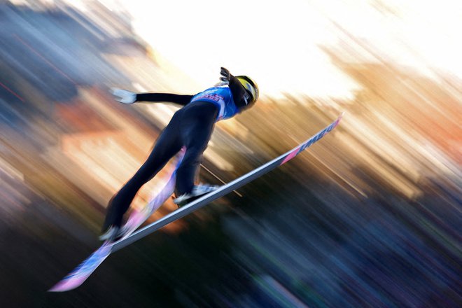 Finski skakalci (na fotografiji Antti Aalto) so se v zadnjih letih znašli v velikih težavah. FOTO: Kai Pfaffenbach/Reuters