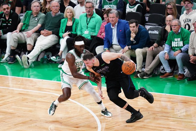 Analitik mreže ESPN Tim Legler pričakuje, da bo imel Dončić več prostora za zaključke v raketi. FOTO: David Butler/Reuters