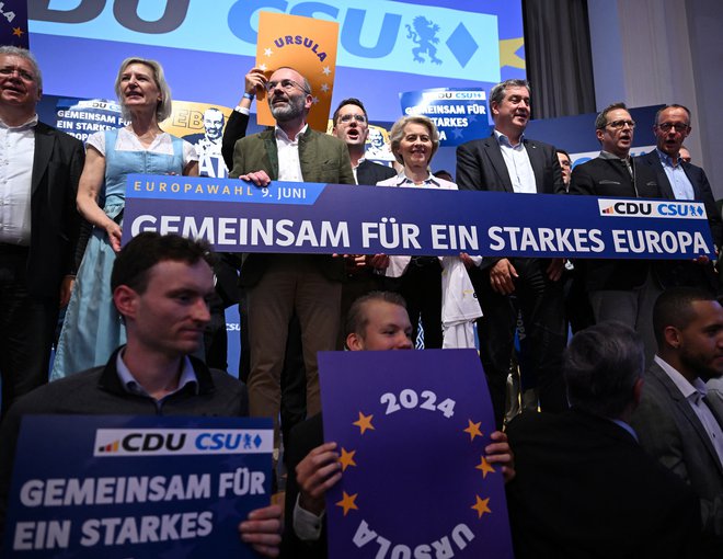 Ursula von der Leyen je napovedala, da bodo »postavili branik proti skrajnežem na levici in desnici«. FOTO: Lukas Barth/Reuters