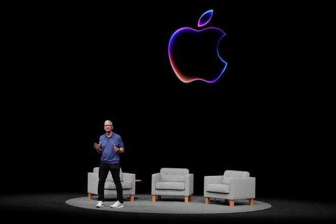 Mobilni operacijski sistem iOS 18 je ameriški tehnološki velikan Apple predstavil v ponedeljek na svoji letni konferenci za razvijalce. FOTO: Carlos Barria/Reuters