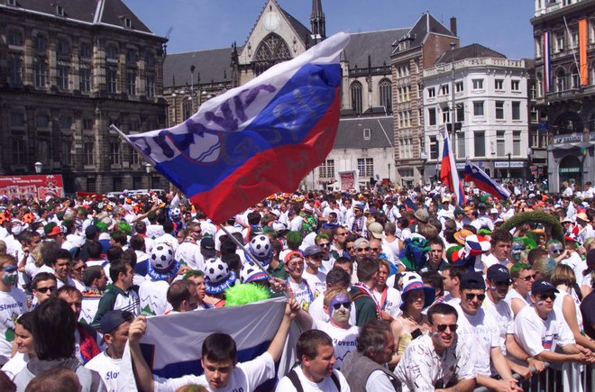V Amsterdamu se je leta 2000 zbralo 10.000 Slovencev. FOTO: Dokumentacija Dela