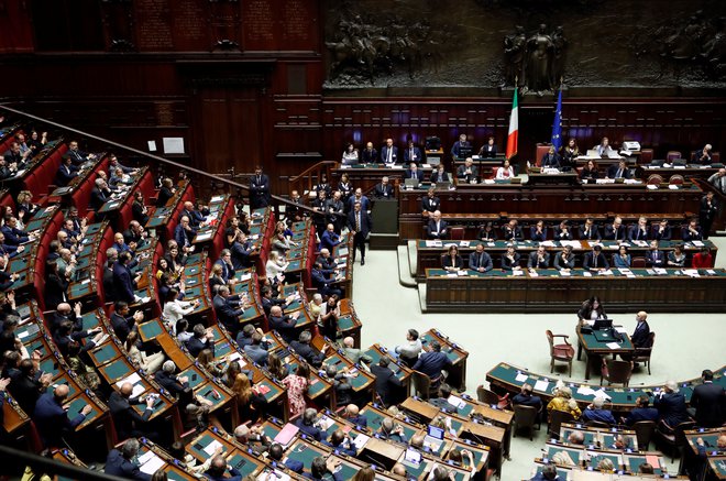 Italijanska poslanska zbornica je bil včeraj prizorišče pretepa. 

FOTO: Remo Casilli/Reuters