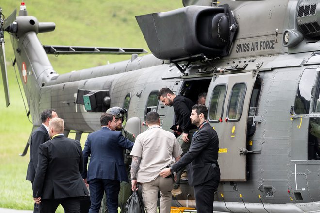 An der Konferenz auf dem Bürgenstock am Vierwaldstättersee nehmen rund 90 Länder teil, darunter auch Slowenien. Russland war nicht eingeladen. FOTO: Alessandro Della Valle via Reuters