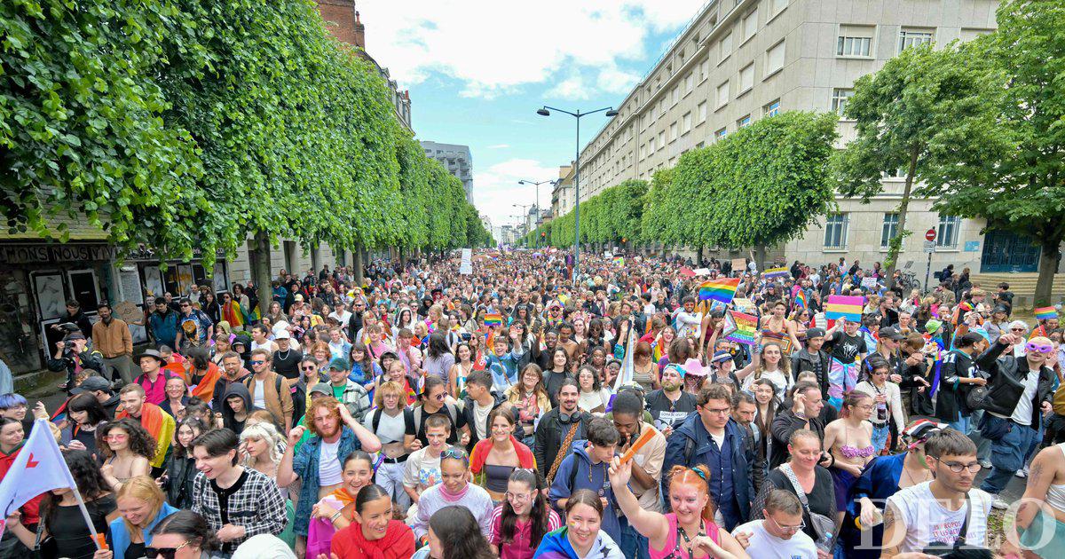 En France, manifestations massives contre l’extrême droite