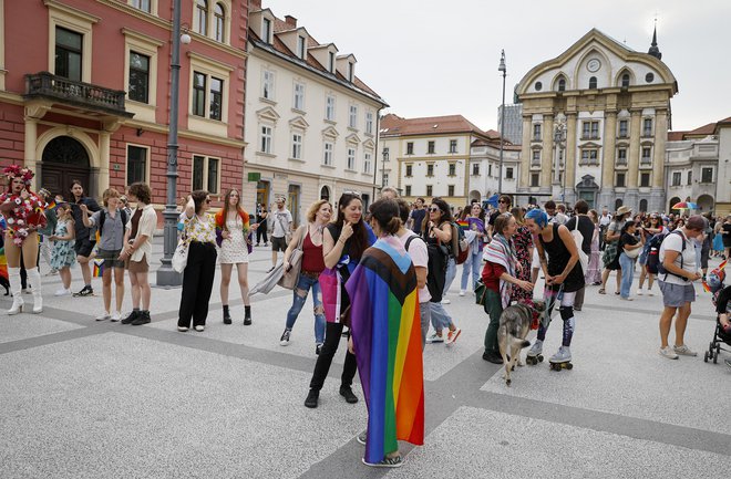 Letošnja parada ponosa je potekala pod geslom Pogled nazaj, korak naprej, z njo pa je skupnost obeležila 40. obletnico gibanja LGBT na Slovenskem. FOTO: Jože Suhadolnik