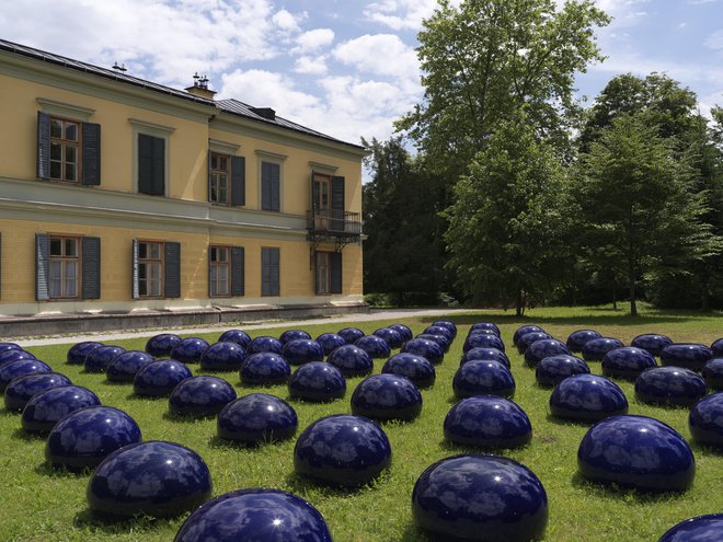 Razstava Ai Weiweia je umeščena v kompleks cesarske palače, ki naj bi s tem izgubila nekaj svoje historične patine in sterilnosti. FOTO: promocijsko gradivo