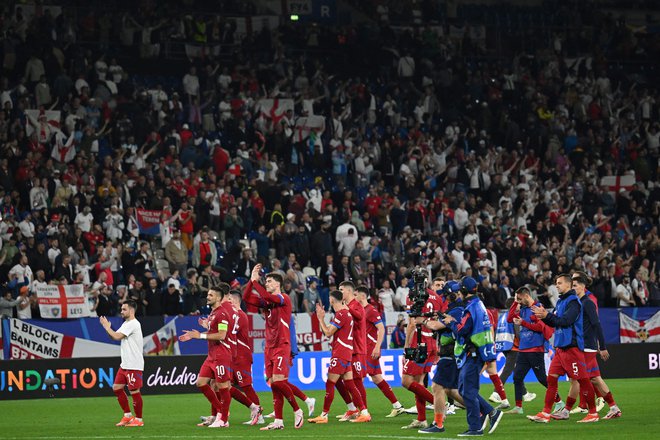 Srbija je proti Angliji tesno izgubila z 0:1. FOTO: Ozan Kose/AFP