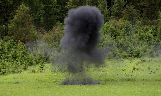 Kakšna je bila barva dima, je eno prvih vprašanj, ki jih kriminalisti postavijo morebitnim očividcem eksplozije. FOTO: Dejan Javornik