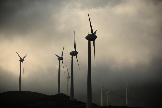 Zanimanje občin za vetrne elektrarne je veliko, spodbude so tudi zelo visoke.  FOTO: Jure Eržen/Delo