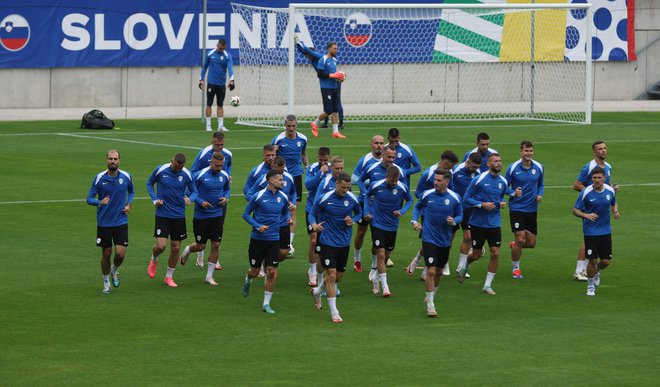 Trening slovenske nogometne reprezentance. FOTO: Leon Vidic/Delo