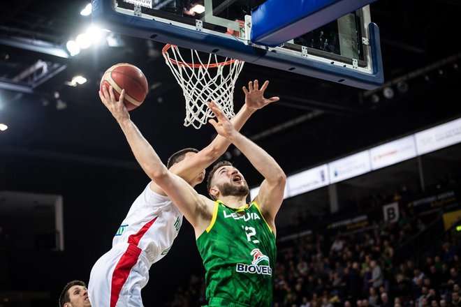 Martinas Geben se bo v zelenem dresu bojeval pod obročema. FOTO: KK Olimpija