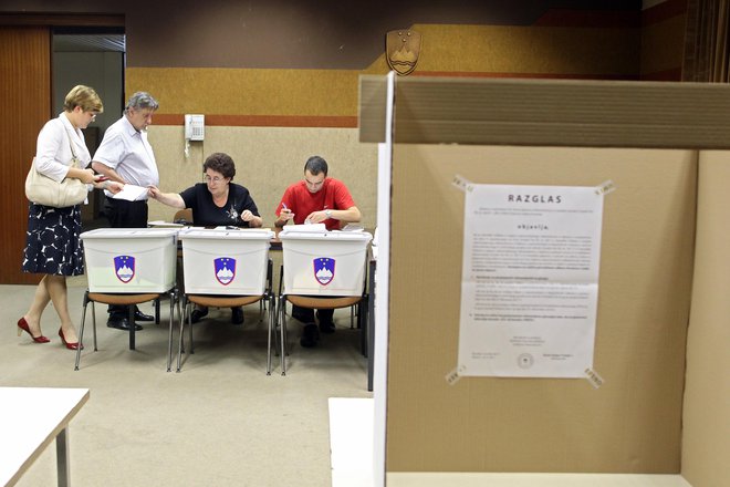 Tudi glasovnice, prejete iz tujine, niso spremenile rezultata. FOTO: Voranc Vogel/Delo