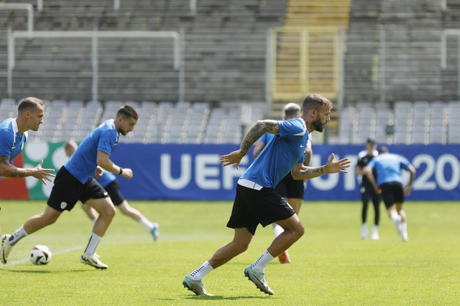 Trening slovenske nogometne reprezentance v Wuppertalu. FOTO: Leon Vidic