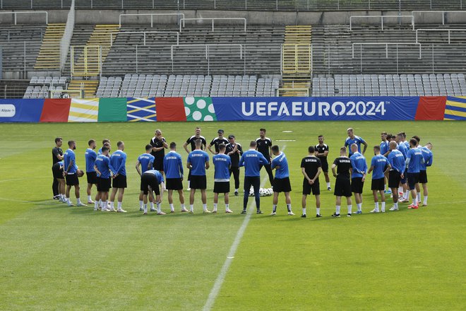 Trening slovenske nogometne reprezentance v Wuppertalu. FOTO: Leon Vidic