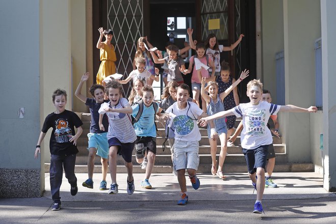 Mojca Mihelič je poudarila, da kljub številnim nejasnostim med šolskim letom ugotavljajo, da otroci še nimajo razvitih osnovnih veščin, ki so bile nekoč same po sebi umevne, zdaj pa niso več. FOTO: Leon Vidic