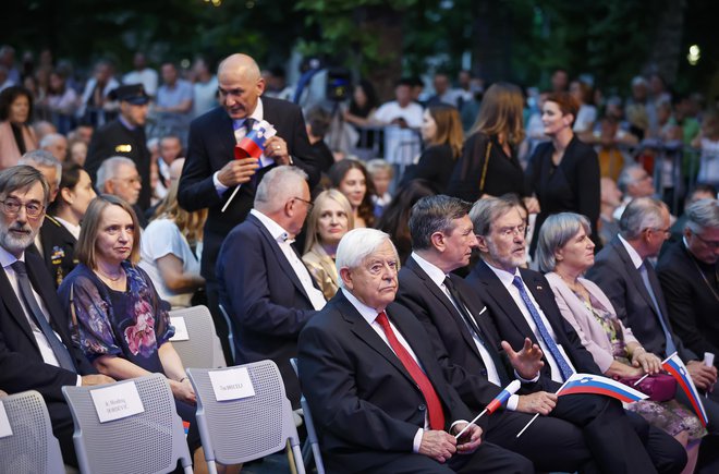 Milan Kučan, Borut Pahor in Janez Janša na včerajšnji državni proslavi. FOTO: Jože Suhadolnik/Delo