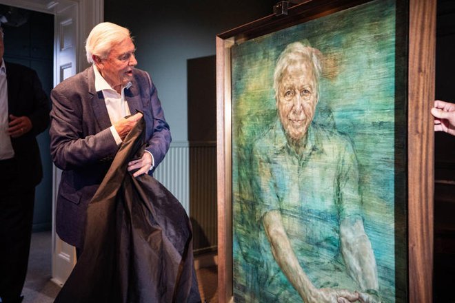 David Attenborough pred svojim portretom FOTO: James Manning/PA