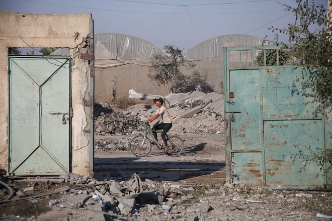 Nasilje se nadaljuje tudi na zasedenem Zahodnem bregu. FOTO: Hatem Khaled/Reuters