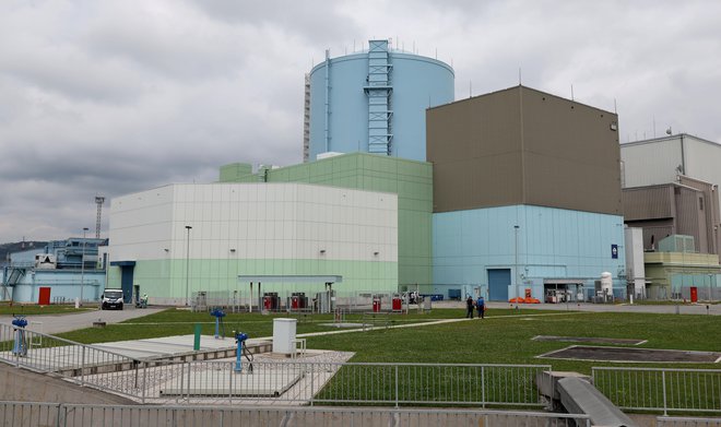 Slovenska polovica proizvodnje jedrske elektrarne v Krškem pokrije petino slovenske porabe elektrike, hrvaška polovica približno 12 odstotkov njihove porabe. FOTO: Blaž Samec/Delo