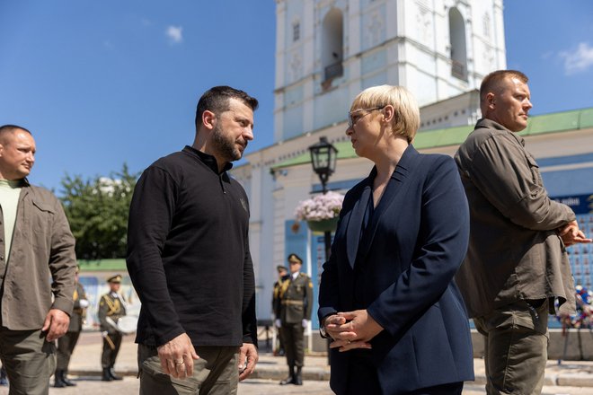 Namen obiska, ki bo trajal do sobote, je potrditi zavezanost Slovenije politiki ozemeljske celovitosti Ukrajine. FOTO: Ukrainian Presidential Press via Reuters