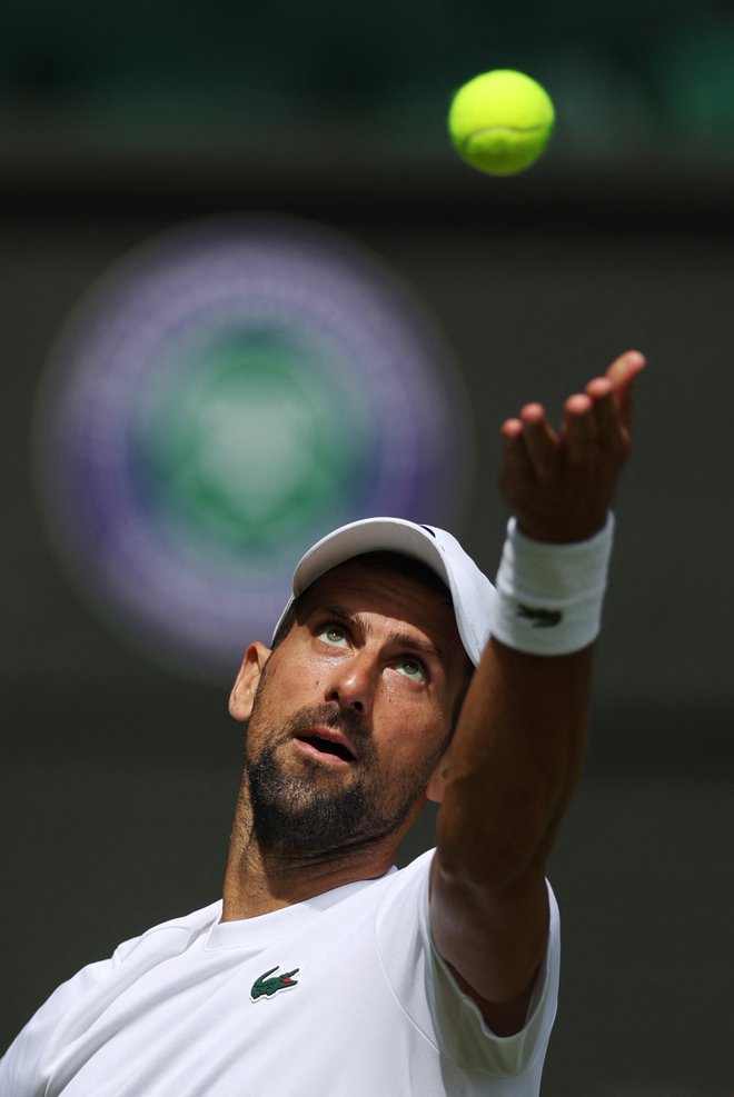 Novak Đoković naj bi na igral na angleški sveti travi. FOTO: Paul Childs/Reuters