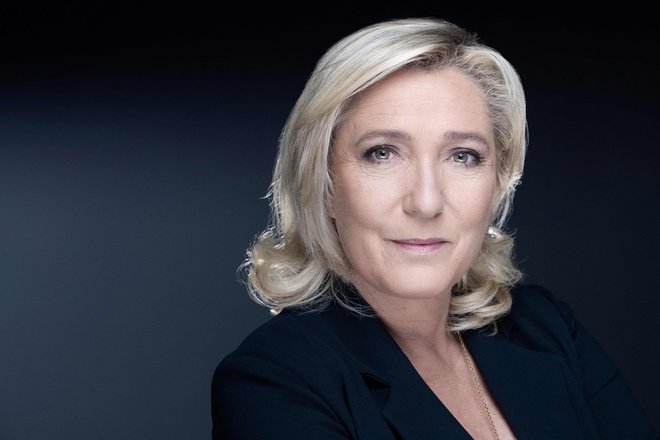 Ob izidu evropskih volitev junija, torej zmagi stranke Marine Le Pen in takojšnjih razpisanih volitev v Franciji, se je v juniju povečala volatilnost državnih obveznic zaradi porasta kreditnih pribitkov v Franciji in drugje. FOTO: Joel Saget/AFP