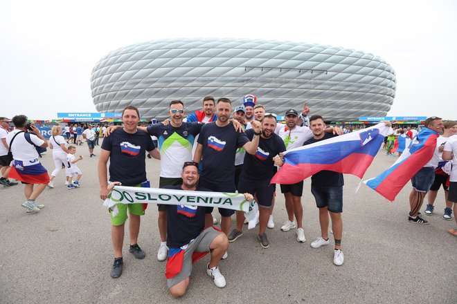 Slovenski navijači: tako je bilo v Münchnu. FOTO: Leon Vidic